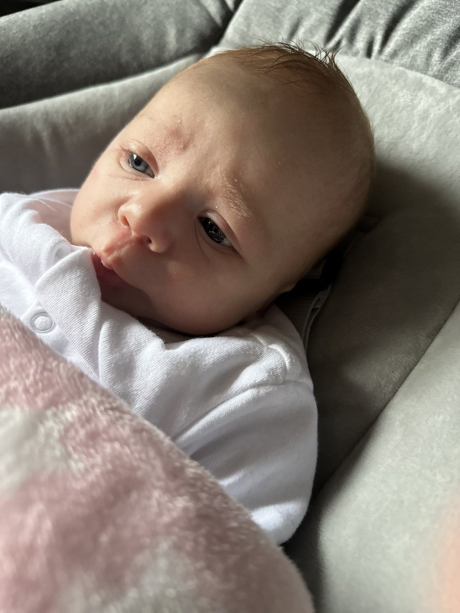 Suzy7131's tweet photo. Mummy and daddy’s gorgeous girl 🥰 #newborn #6weekold #baby #ginger #ourworld #newparents https://t.co/iOnoIo7vMp