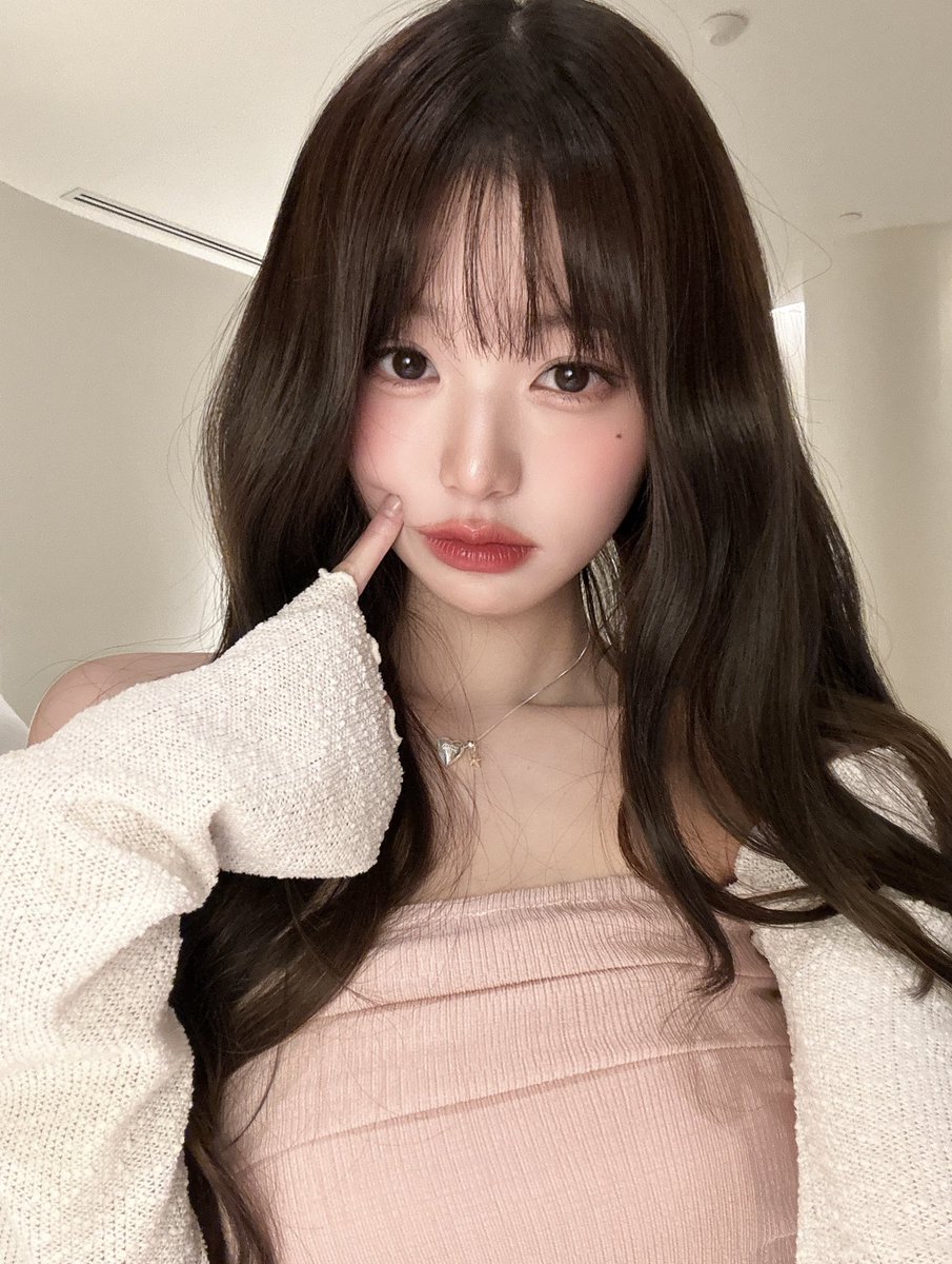 jsmtjyygyjbbjb's tweet image. อยากเซลฟี่แล้วสวยแบบนี้อ่ะ วอนยองสวยเกิ้น