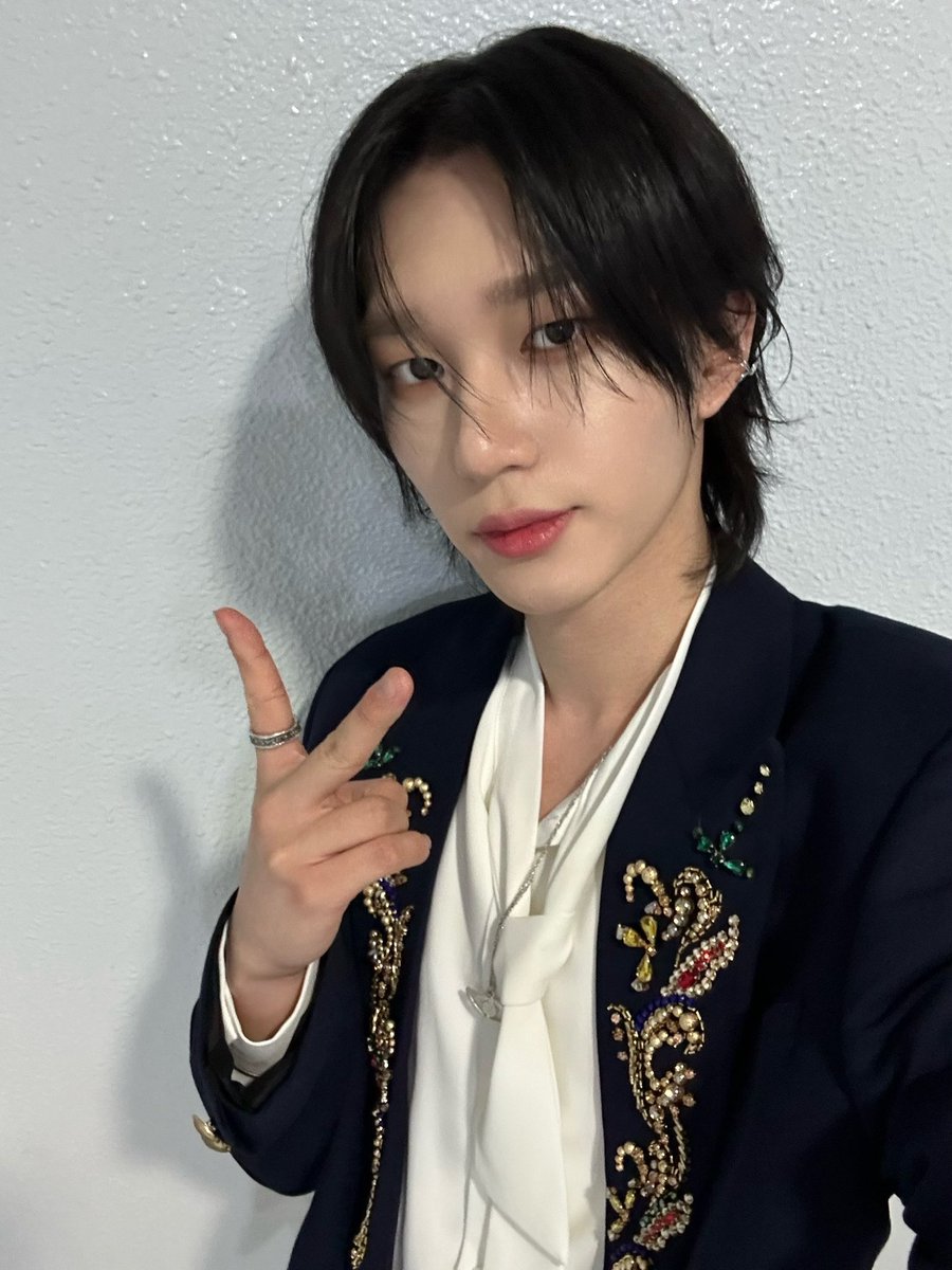 P1H_members's tweet photo. 간만에 머리 내렸다!😆😆

#P1Harmony #THEO https://t.co/xoBF5CwPza