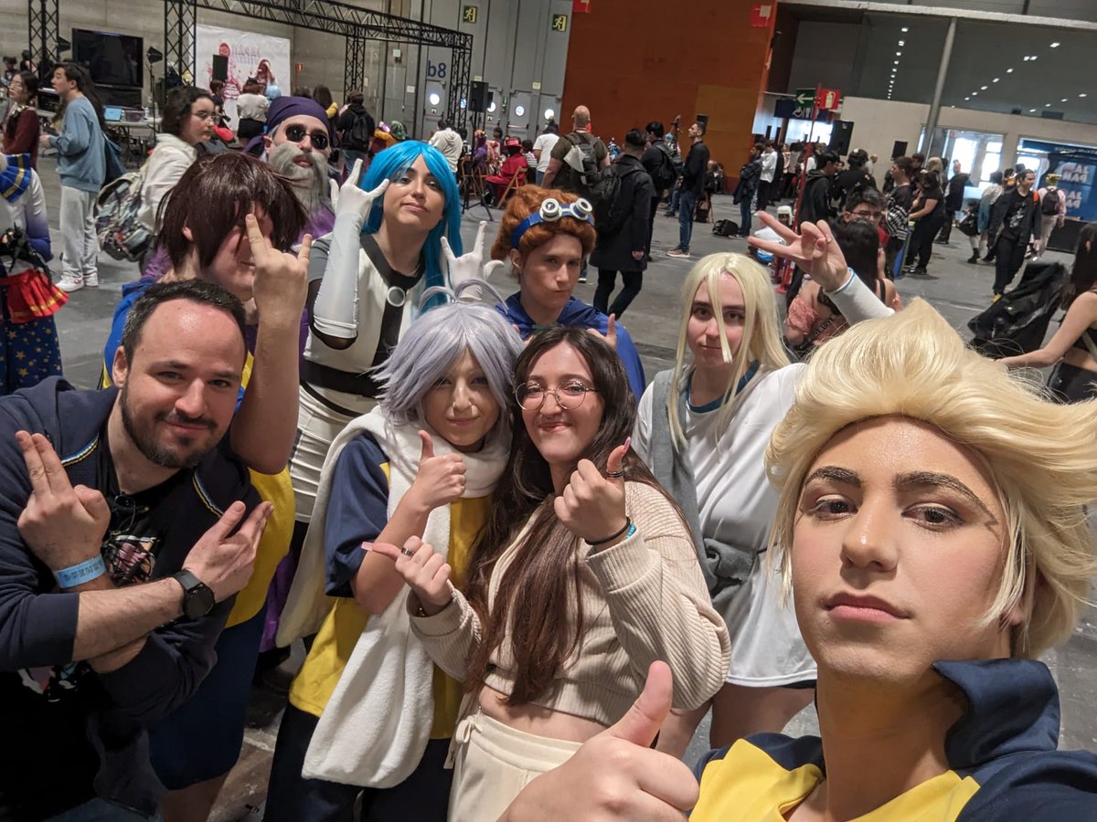 Sael_Moonart's tweet photo. Agradecer a mi grupal y amigos, muchos se bajaron de la caravana y ellos se mantuvieron ahí. 
Me dieron un día mágico el cual necesitaba después de todo lo que ha pasado.
Muchos se han querido subir a nuestra caravana y se vienen futuras grupales igual de geniales 
Os quiero 🤍⚽ https://t.co/tGsgX9mhKG