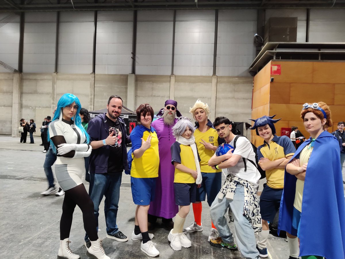 Sael_Moonart's tweet photo. Agradecer a mi grupal y amigos, muchos se bajaron de la caravana y ellos se mantuvieron ahí. 
Me dieron un día mágico el cual necesitaba después de todo lo que ha pasado.
Muchos se han querido subir a nuestra caravana y se vienen futuras grupales igual de geniales 
Os quiero 🤍⚽ https://t.co/tGsgX9mhKG