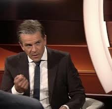 Dagobert95's tweet photo. „Und Sie reisen, das ist ja wirklich hochspannend!, mit einer sektenähnlichen Vereinigung namens SGE durch ganz Europa und singen dann, ich darf zitieren: Hurra, hurra, die Frankfurter sind da?“ https://t.co/vK7SutOMb3