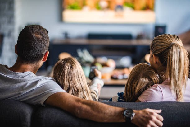 Avez-vous déjà imaginé la réaction de vos petits-enfants quand vous leur direz qu'à votre époque, on regardait les films sur un écran?