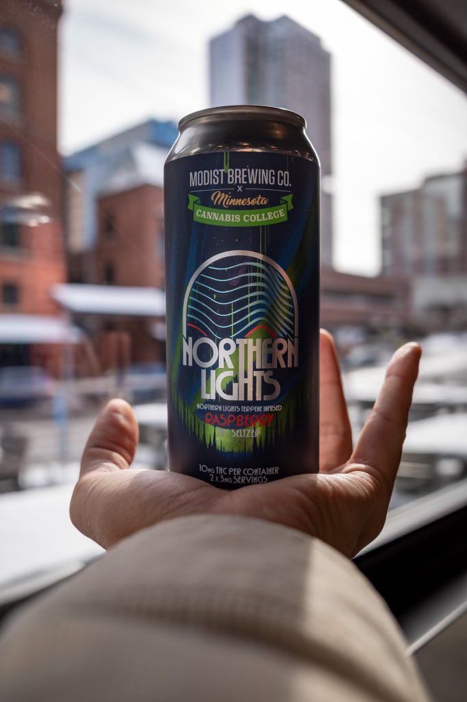 CANNAdotMN's tweet photo. MN Cannabis College 📷  Modist Brewing Launch Party 

📸 by: Dartxn
📍 @ModistBrewing 

#mncannabis #mncannabiscollege #modistbrewing #northernlightsbeverage https://t.co/hXWm6osAMT