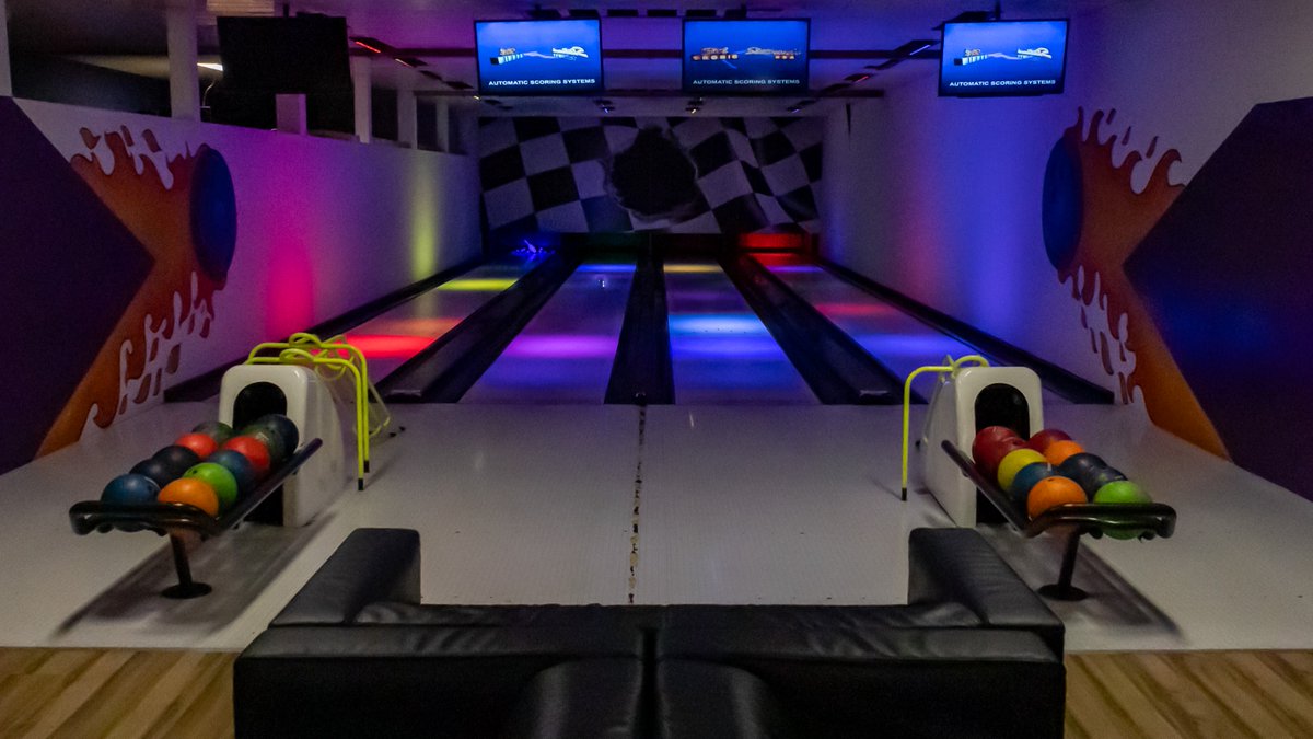 🎳 Bowling is the timeless joy that suits every outing and age! 🌟 Whether it's a family day out, a friends' gathering, or a corporate team-building event, our bowling lanes guarantee laughter and friendly competition. 🎉

More bowling offers via: thezone.ie/activities-pri… 🎳