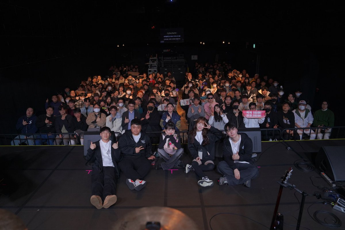 soeundorphin's tweet photo. 우리의 네 번째 계절에 와 주셔서 감사합니다!
오랜만에 정말 즐거웠어요…
특히나 이번 콘서트는 다른 때보다 여운이 더 길 것으로 예상됩니다…
빠른 시일 내에 또 만날 수 있길 바라요…!

#앤씨아 #NC_A #concert #콘서트 #우리의네번째계절 https://t.co/IJdSEYfWj4