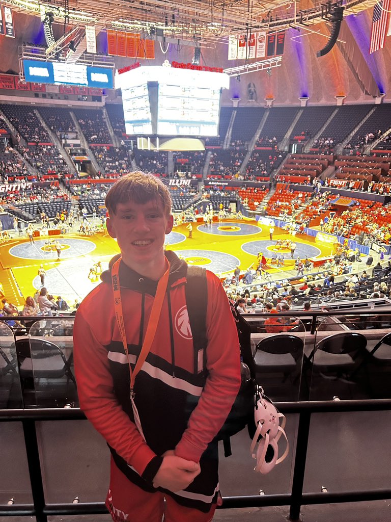 GarrettVwrestle's tweet photo. 3rd at 1A 126, happy but hungry for more 🥉 https://t.co/XyIJtpO44o
