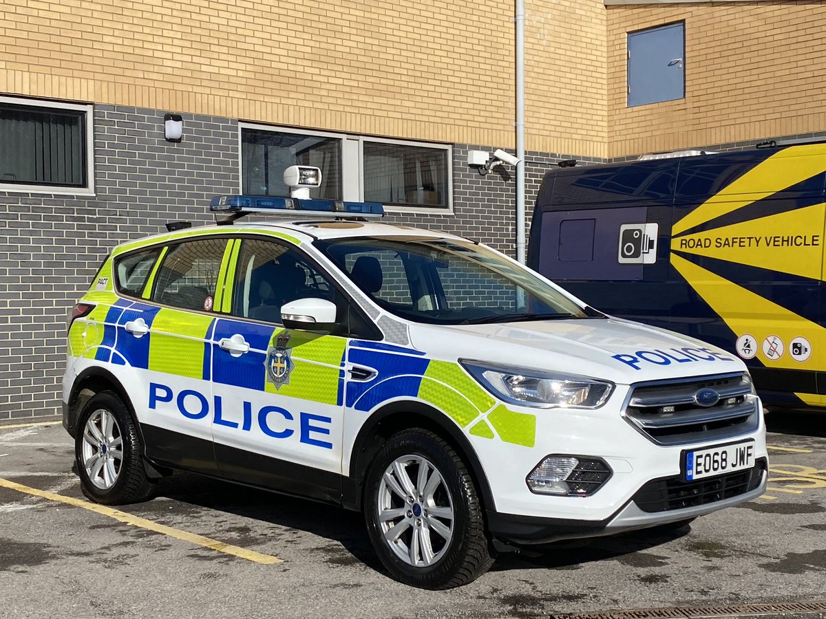 ShaunfromDurham's tweet photo. First day back with @DurhamRAPol for a while today. 9 cars cleaned inside and out in 6 hours.

@RuralCops had left their car here so cleaned that too 😎

#Standards #CleanToBeSeen #PositiveImage https://t.co/2DkN1UEoKP