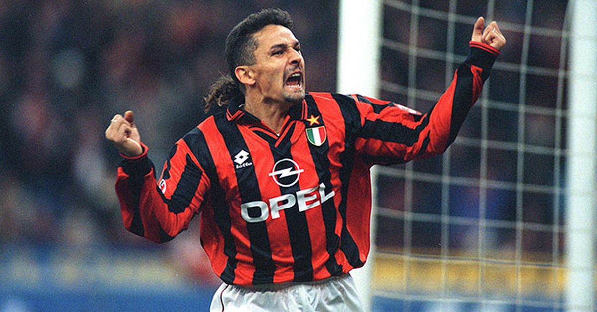Reberto Baggio in AC Milan shirt