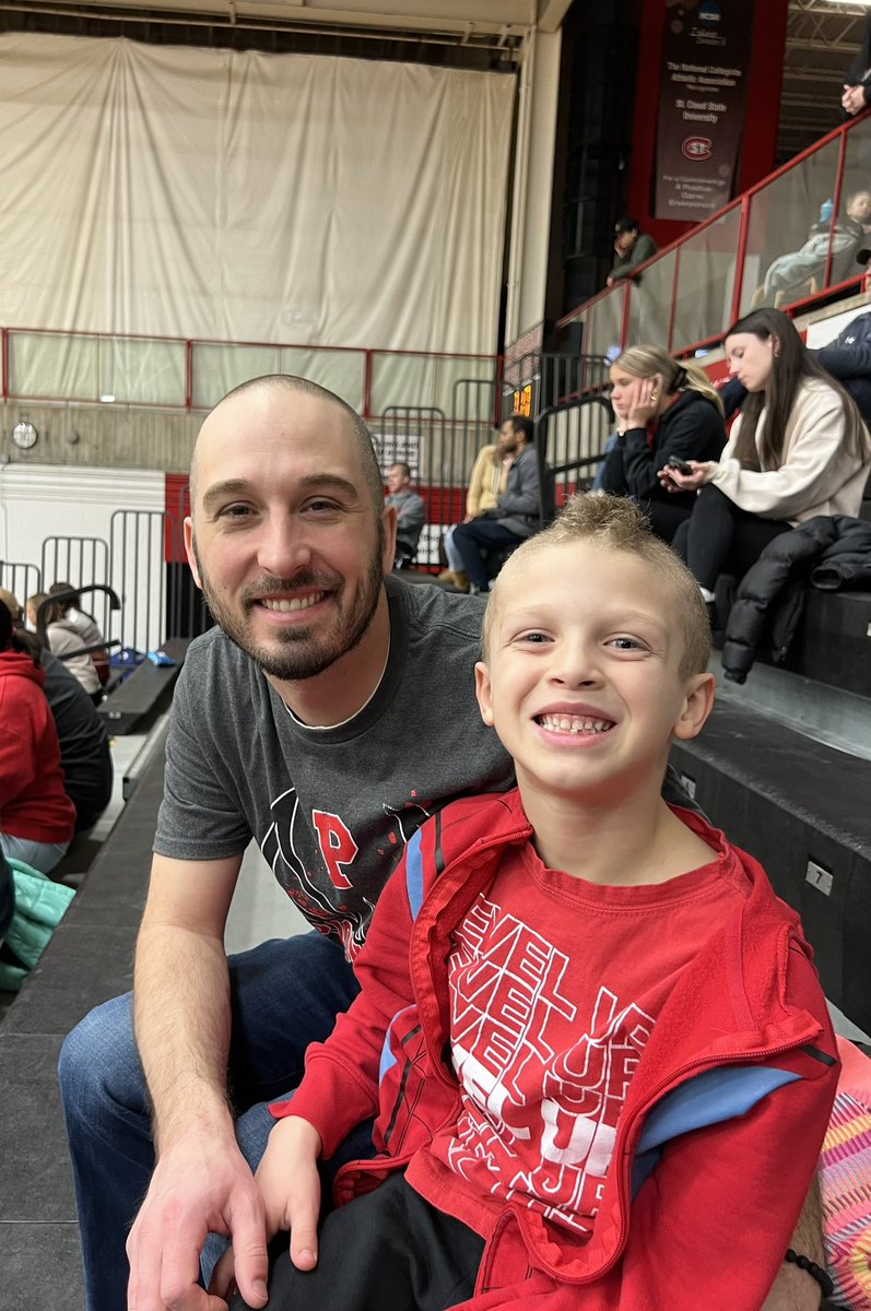 BSRushmeyer's tweet image. My birthday yesterday, little man’s 6.5th today (big deal!), coming off his best Kindergarten level hoops game yesterday morning, and he’s never been to Williams Arena! #skiumah #gaardsygiveaway