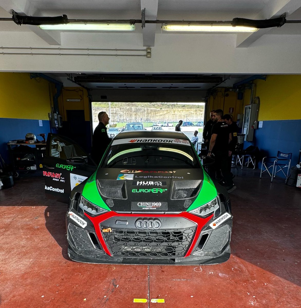 Lucianomzrtinez's tweet photo. Llegó el día! #TestDay en @Vallelunga , Roma. Falta menos para comenzar @TCRItaly 🏁🏁 https://t.co/7WaiBVie0k