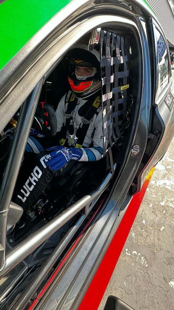 Lucianomzrtinez's tweet photo. Llegó el día! #TestDay en @Vallelunga , Roma. Falta menos para comenzar @TCRItaly 🏁🏁 https://t.co/7WaiBVie0k