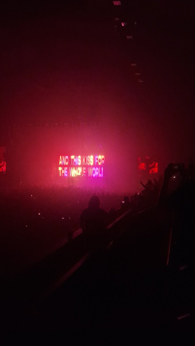 miss_embery's tweet photo. Take me back! 🥺
Best night of my life ✨️🧡
@ENTERSHIKARI @RouReynolds https://t.co/ad25rasejO