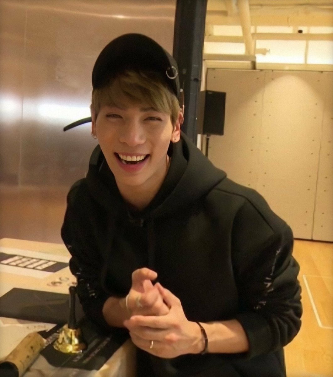 jongswol's tweet photo. eu sou Jonghyun utted, é óbvio que — a thread https://t.co/yo6TVwRUz1