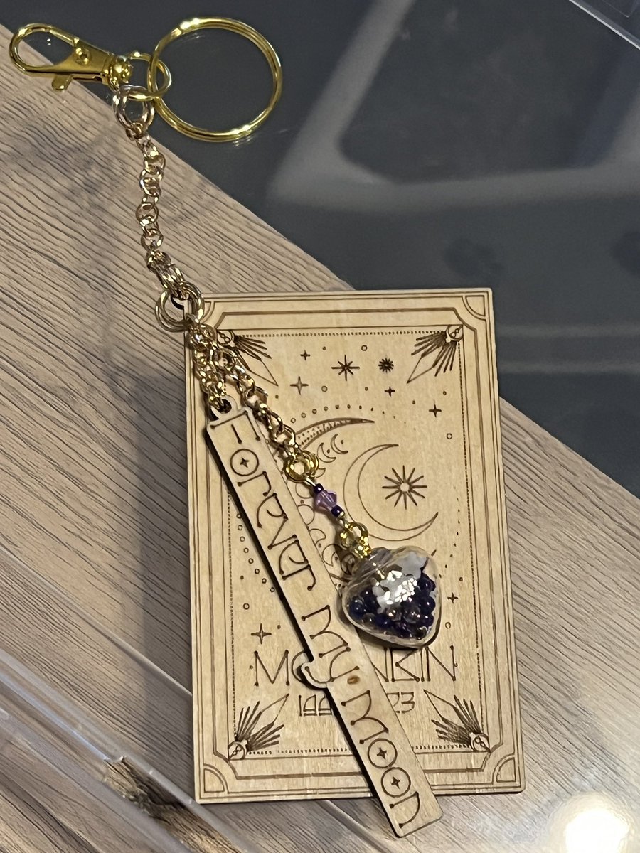 CenTexKPop's tweet photo. #Ateez #Star1117 #BTS #dalmajung and #moonbin keychains. Glow-in-the-dark beads, glitter and inclusions. #kpop #kpopmerch https://t.co/4j4xsQTreP
