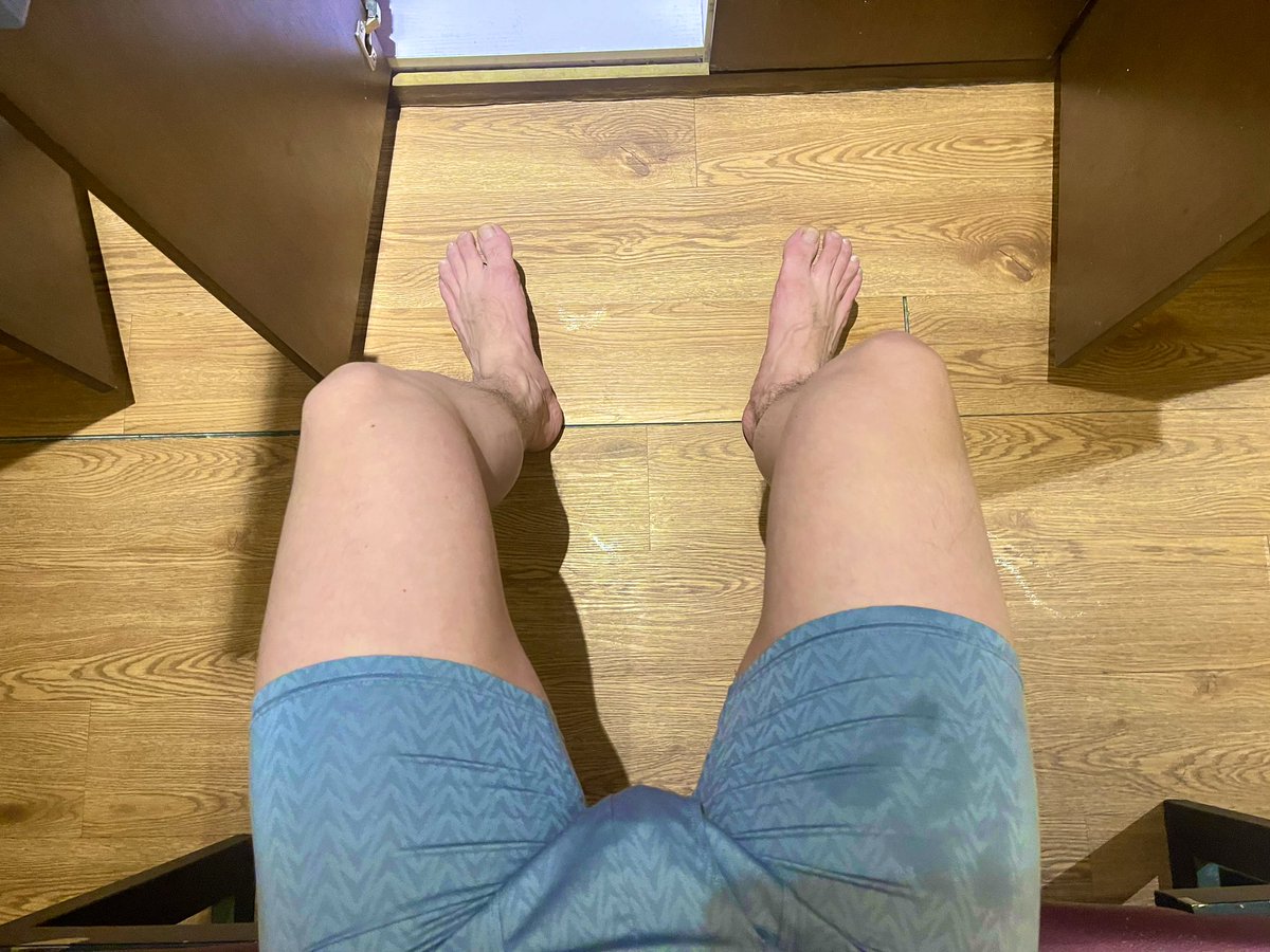 bruce8602's tweet photo. 健身结束，洗完澡套上骚内裤，生怕被看到，赶紧拍两张后，外面再加一条日常穿的内裤，大摇大摆从浴室走出来。 https://t.co/fd10vZtdwV