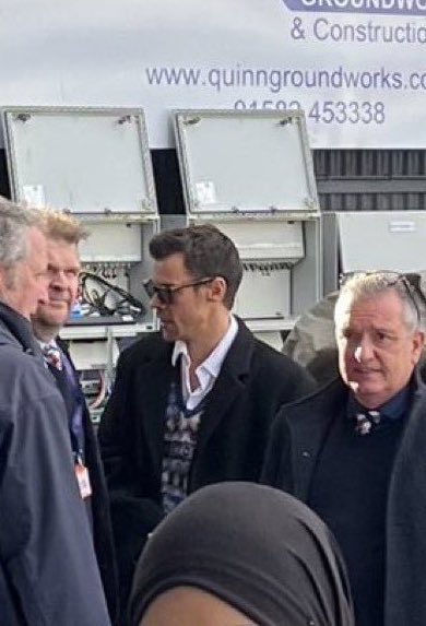 hsdaily's tweet photo. Harry with Rob Stringer at Kenilworth Road to watch Luton vs Man United today - February 18 https://t.co/HjeAQzDFvC