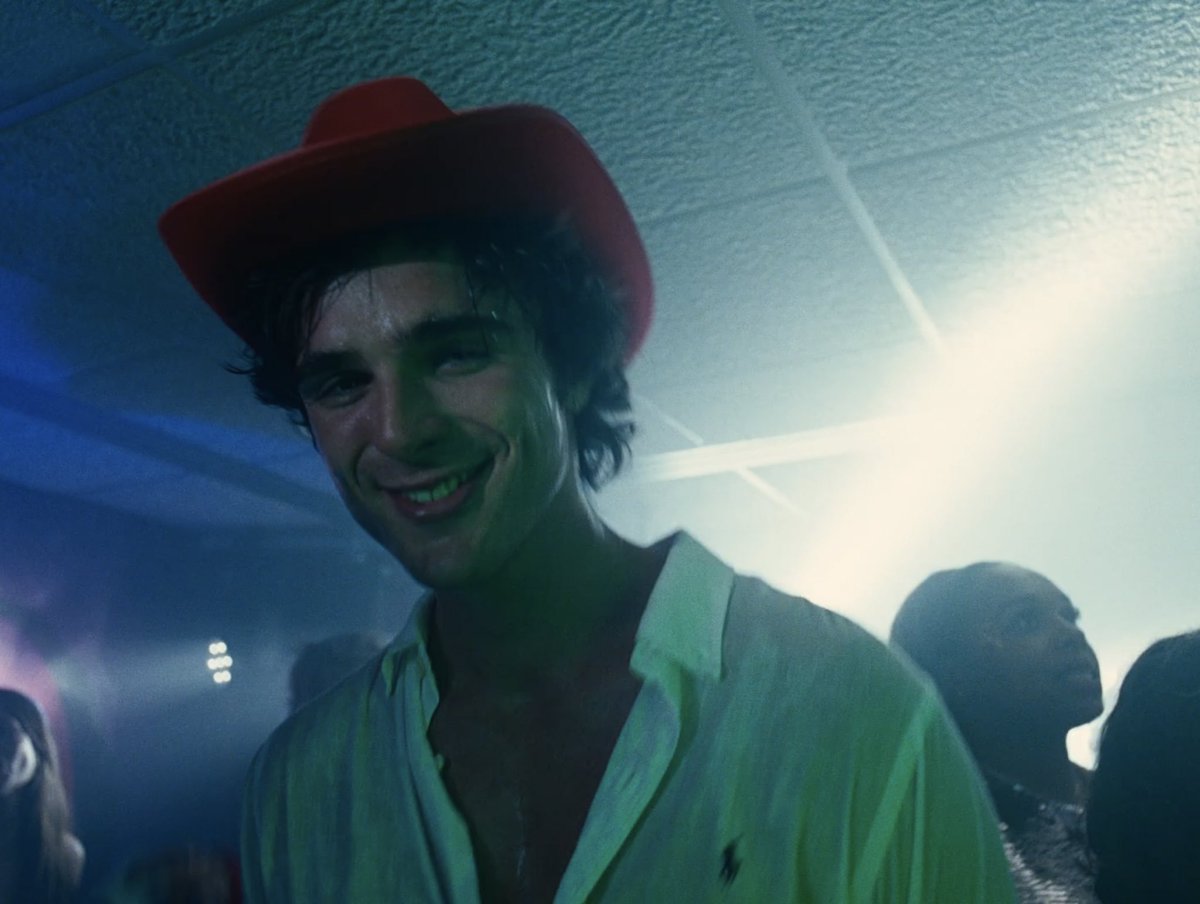 TheCinesthetic's tweet image. jacob elordi in saltburn, 2024