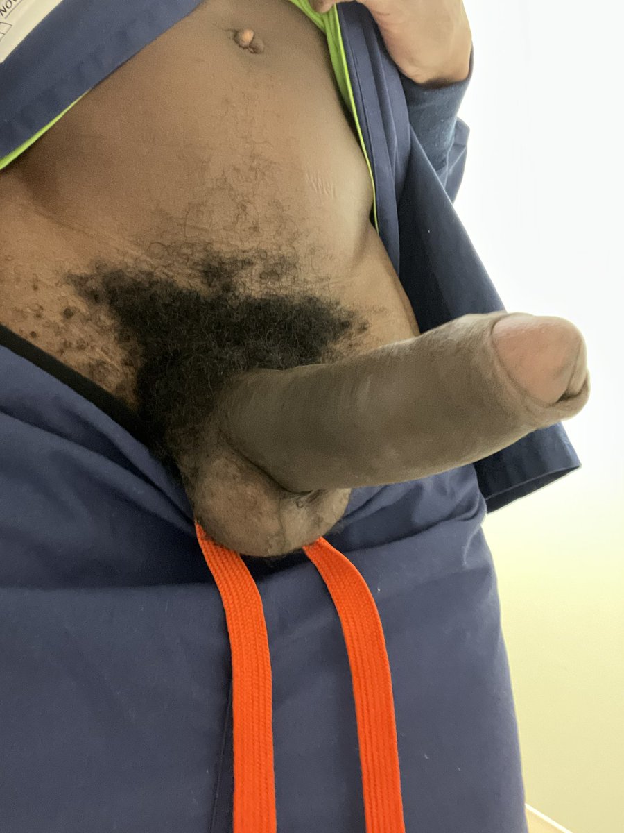 cash0213's tweet photo. Penis throbbin 🍆👊🏿 🔥 https://t.co/U15GYvmSXK