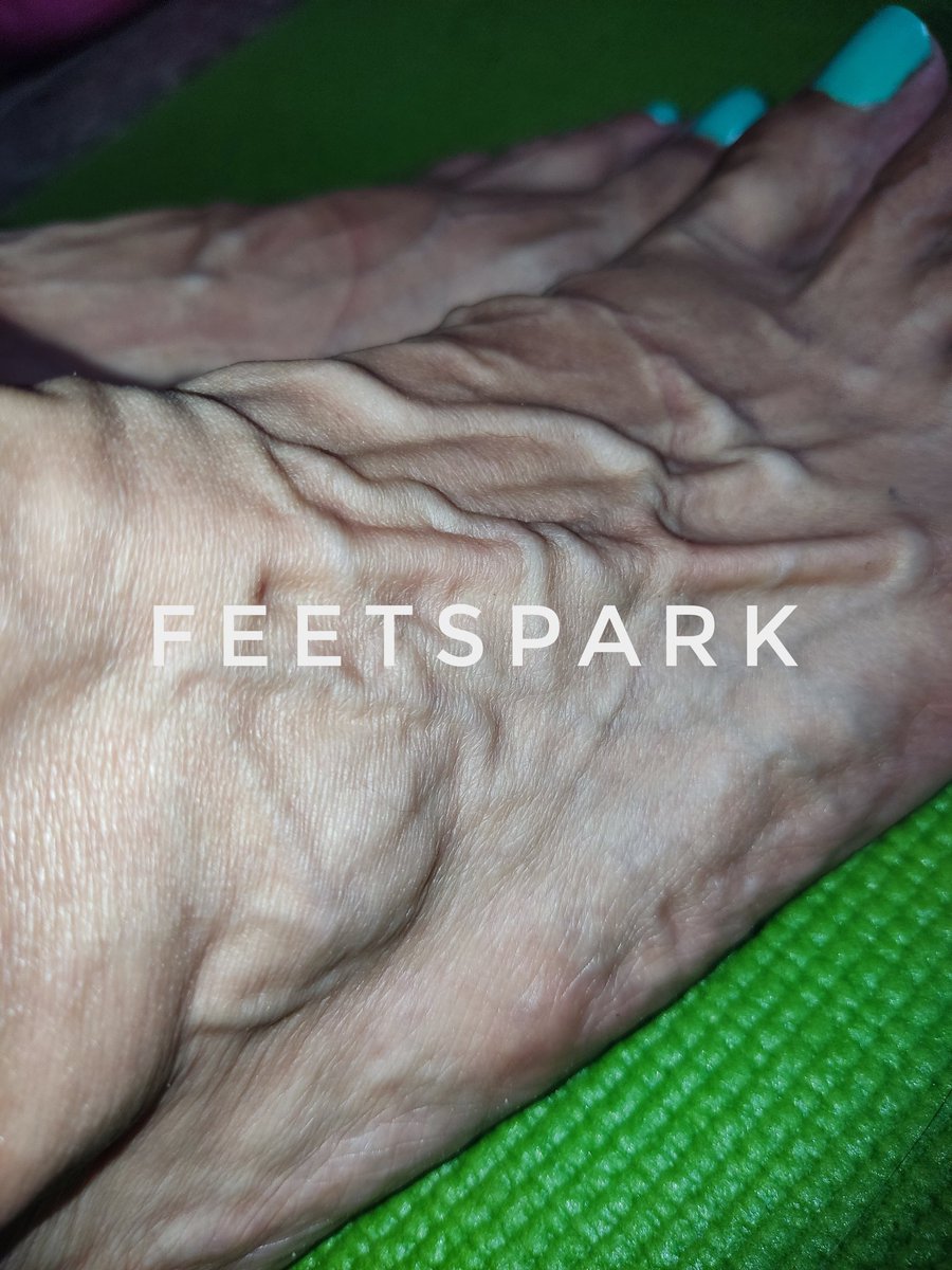 feetspark's tweet photo. Veiny Sunday. 
Because sharing is caring 💜💋👣 https://t.co/8UVEKlPbBI