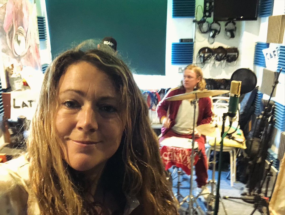 MCMCSpoken's tweet photo. Show time ladies and gents ! @thesourcefm thanks for your creativity filming. New video on the horizon with @hiddentreasures_sourcefm  and all the crew :) happy creative Sunday folk x https://t.co/ahombVDVSd