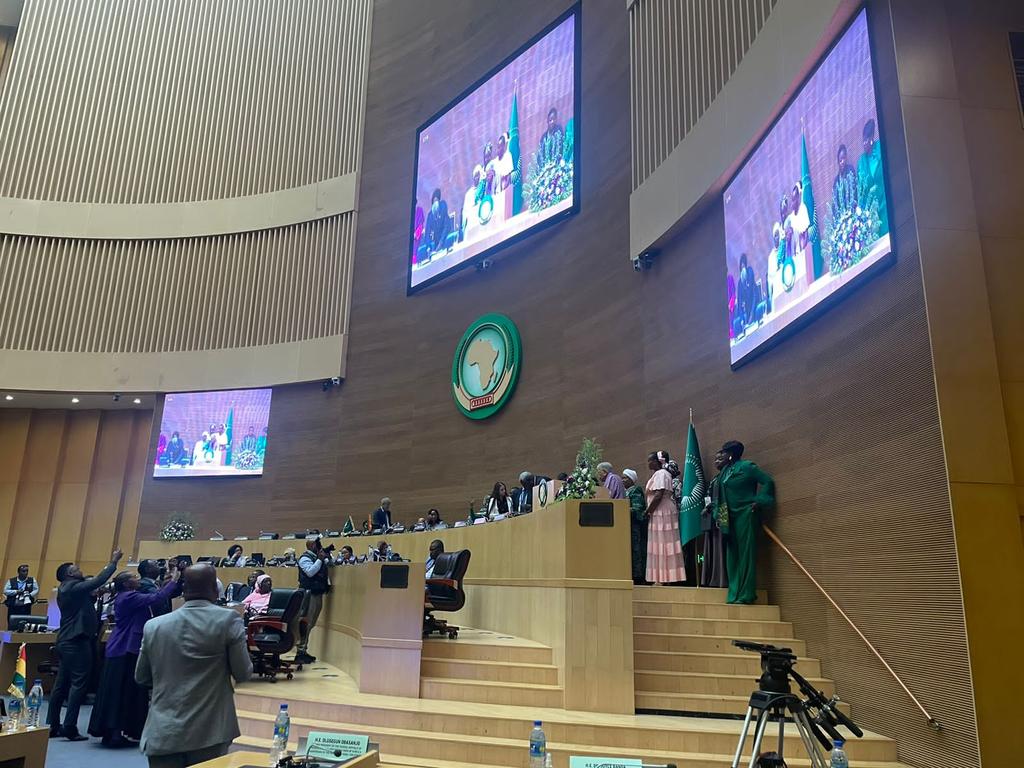 BinetaDOfficial's tweet photo. #AWLN and  #AU MOU signs MOU.🌍💪
Today marks a significant milestone for #AWLN as it formalizes its partnership with  #AU, six years after its launch in New York.  #Womenlead https://t.co/1piKFzIG03