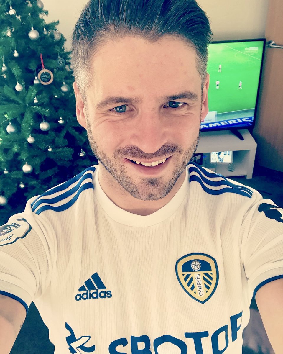 Hoping to arrange a minutes applause in the 36th minute for James ‘Lanky’ Lancashire, who tragically passed away at the age of 36. A loyal avid LUFC supporter and proud member of the LUFC family. Would love Leeds supporters to come together and honour him in the 36th min. #lufc