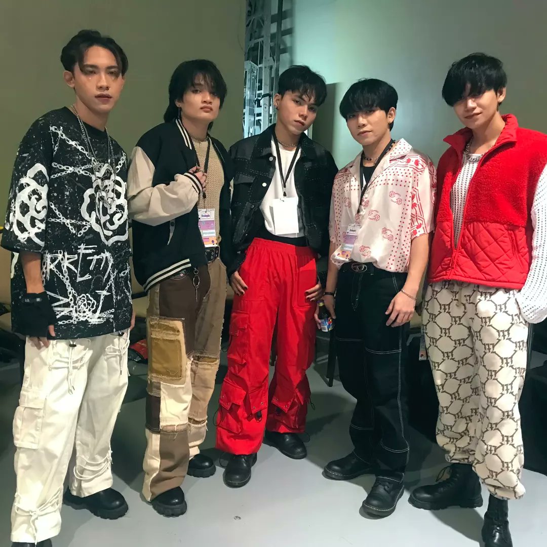 NEO at FANTOPIA

📍Megamall Hall
📆 02.18.24
👕 Knaxel Salibio

#NEO_PH #CelebrityStudioArtist 
#Fantopia2024 <a href="/makeitliveasia/">makeitlive</a>