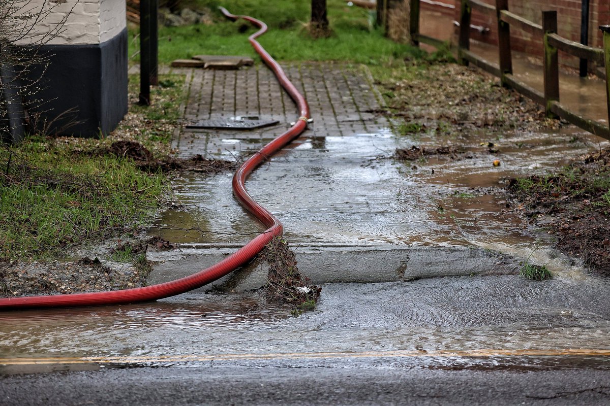 Shaun_Button_'s tweet photo. #Flooding in #LongStratton #SouthNorfolk where #Earlham & #Carrow @Norfolkfire attended to those with homes underwater today ( AGAIN )
current infrastructure can't cope yet build a bypass with 2.5k homes in the fields? @EDPchrislakey @EDP24 @EveningNews @Diss_Express https://t.co/c0oeCMlZRx