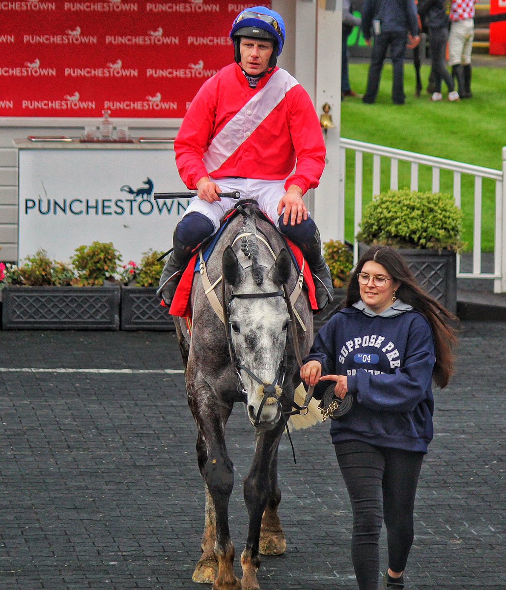 Tullyhill wins the Madigan Group <a href="/IrishEBF_/">Irish Stallion Farms</a> Sheila Bourke Novice Hurdle for <a href="/WillieMullinsNH/">Willie Mullins</a> <a href="/CPStudOfficial/">Cheveley Park Stud</a> and <a href="/PTownend/">Paul Townend</a>