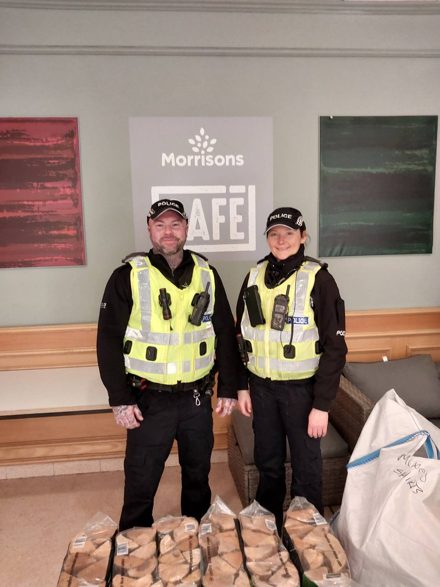 PC's Lawrence and Hall are having a drop in at Morrison's Cafe, Ferry Road this Saturday (24th February) 1030 -1230. Pop in for a chat #forthcommunity