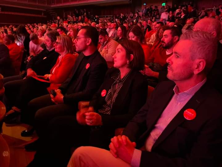 dedda04's tweet photo. Les militant.e.s du Parti Socialiste (PS) de Wallonie et de Bruxelles étaient présents en nombre à Flagey pour notre Congrès de lancement de campagne ✊🌹

En route vers la victoire ! 🔴

Fédération PS Liège

#SolideetSolidaire #PS2024 #Themont2024 https://t.co/KnqzeXznmM
