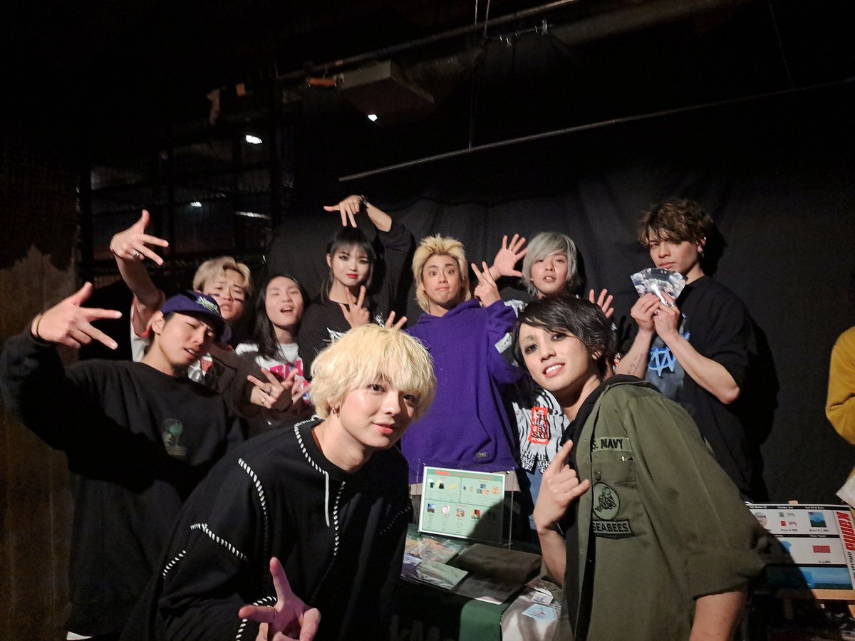 0327_CM's tweet photo. 楽しかったよー🪂
アスクのアルバムやっと買った😆
サイン快くしてくれてありがとう👏

#AreSquare
#DISTRESS
#flagbearer
#WackMon
#Kanna https://t.co/4f8B7ussJz
