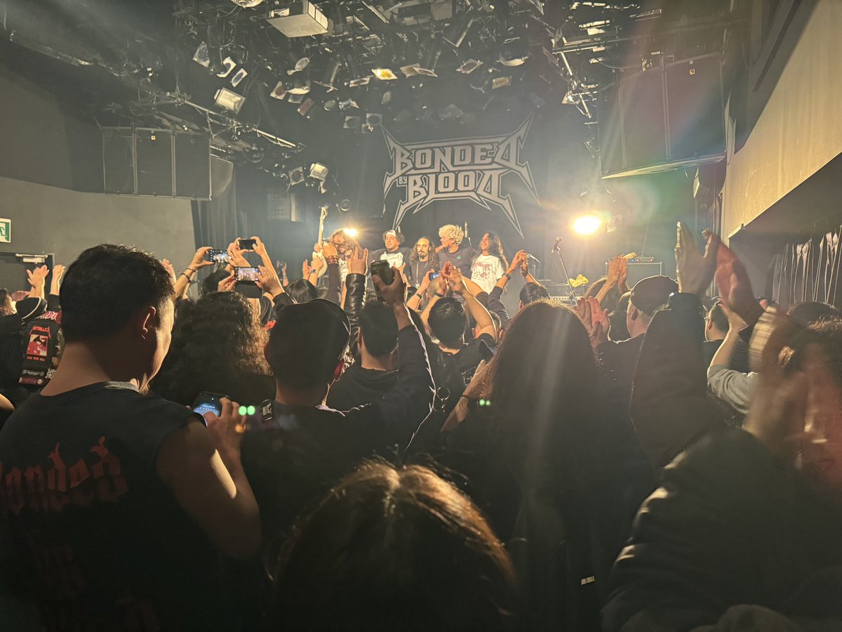35left's tweet photo. 思い出ポスト☺️
Bonded By Blood最高だったなー✨
かっこよくて、かわいくて、素晴らしかった！！
もっと好きになっちゃった😍💕
また来日してほしー🔥
Guest actのFASTKILLもめちゃくちゃかっこよかった✨
LIVEはいいね(ˊᵕˋ)

#BondedByBlood 
#FASTKILL 
#思い出ポスト https://t.co/dD9ZU0N8sP