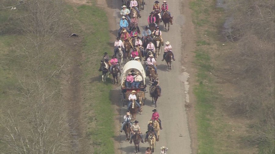 In 1952, four men traveled on horseback from Brenham to H-Town to raise awareness of the Houston Livestock Show and Rodeo. This weekend, 11 trail rides with more than 2,000 riders are on the dusty road once again recreating the old west. The rodeo parade is on 2/24. #khou11