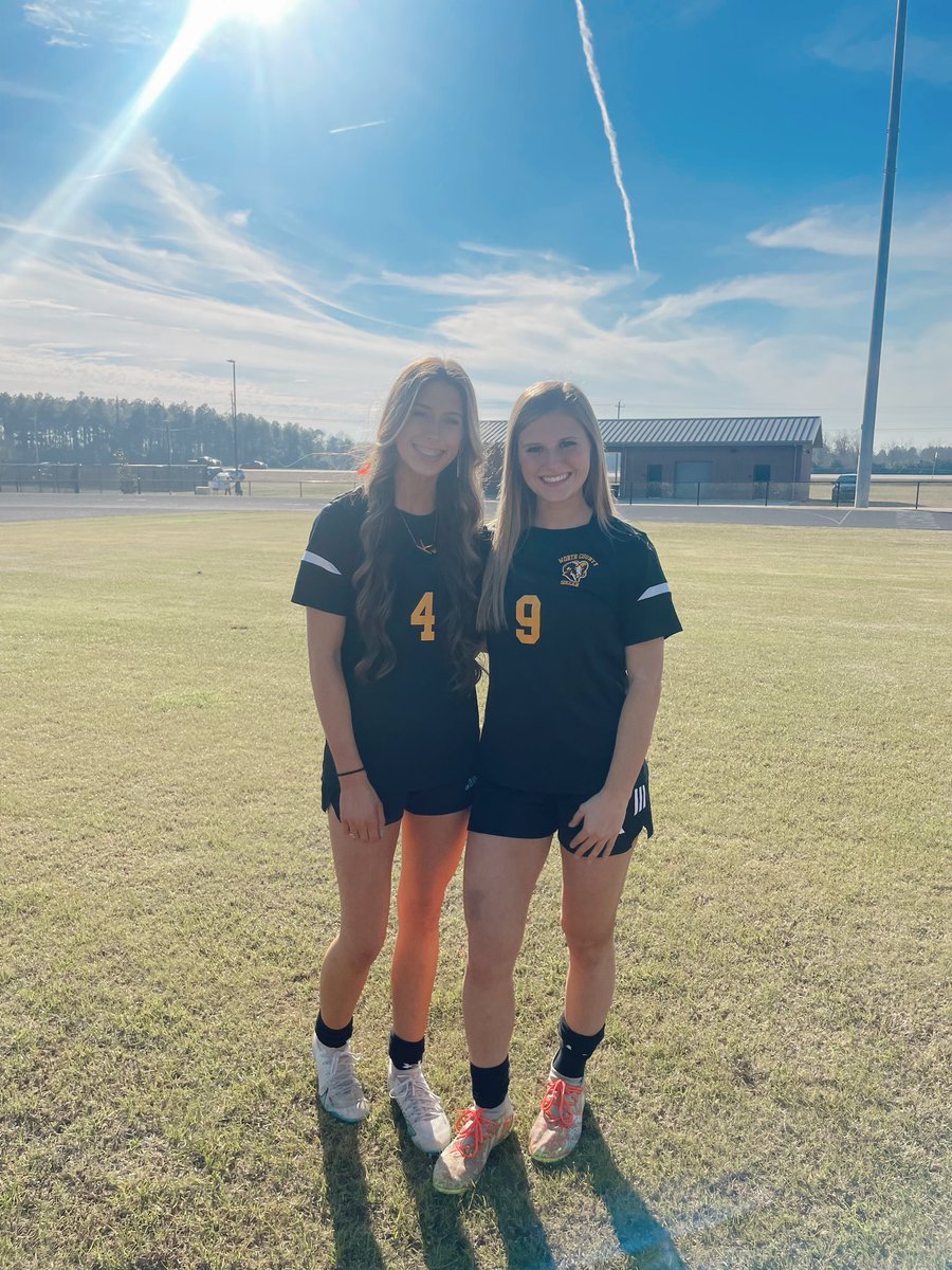 karleybarnes7's tweet photo. so excited to see what this season brings🩷🏆⚽️ #womenssoccer #worthcountysoccer #collegesoccer #SENIOR #allwins @BigTimeGalindo @KalesR08 @GaMilCollege @Lmathis00 @UNGWSOC https://t.co/8cAwXlLkiL