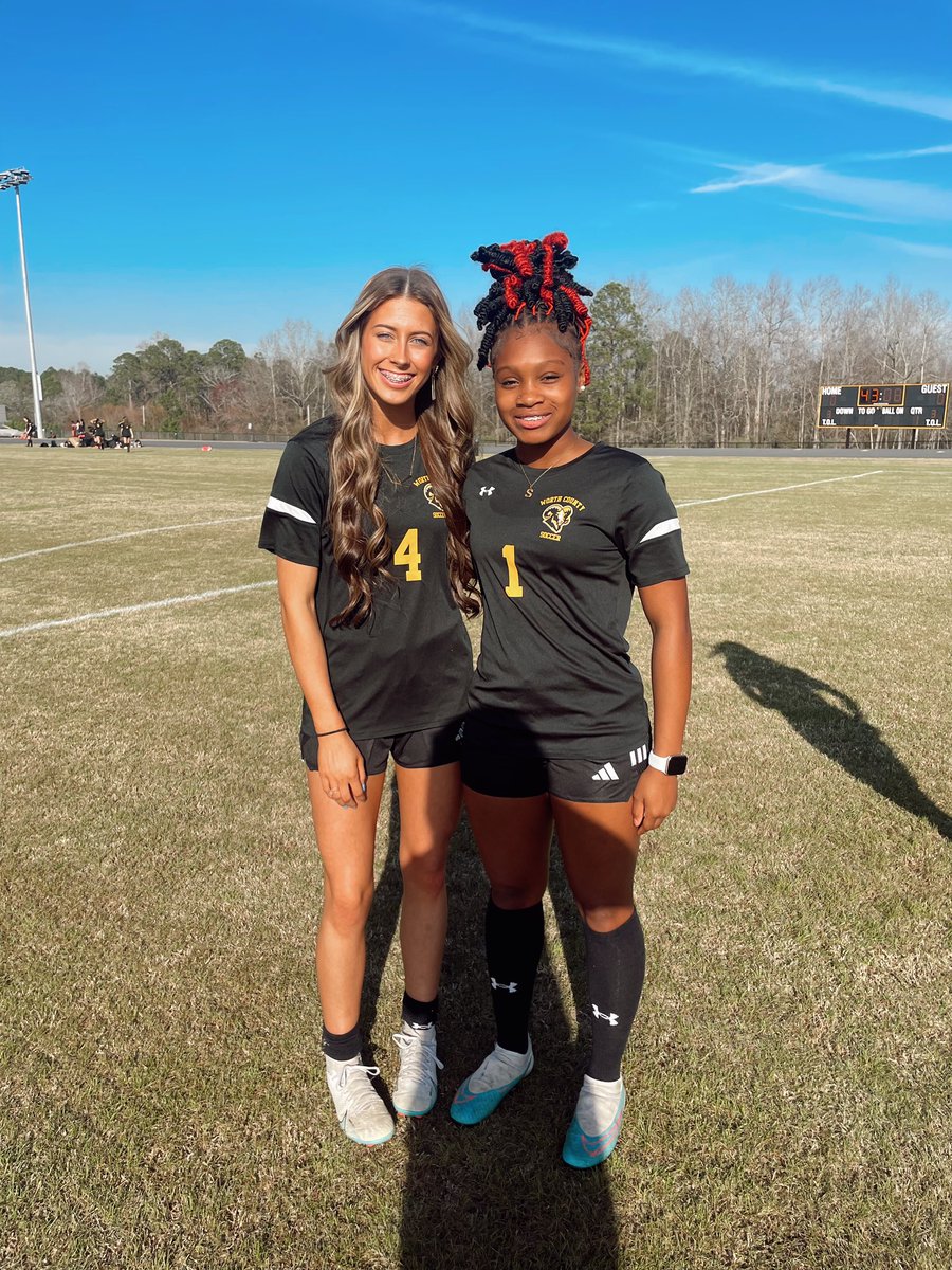 karleybarnes7's tweet photo. so excited to see what this season brings🩷🏆⚽️ #womenssoccer #worthcountysoccer #collegesoccer #SENIOR #allwins @BigTimeGalindo @KalesR08 @GaMilCollege @Lmathis00 @UNGWSOC https://t.co/8cAwXlLkiL