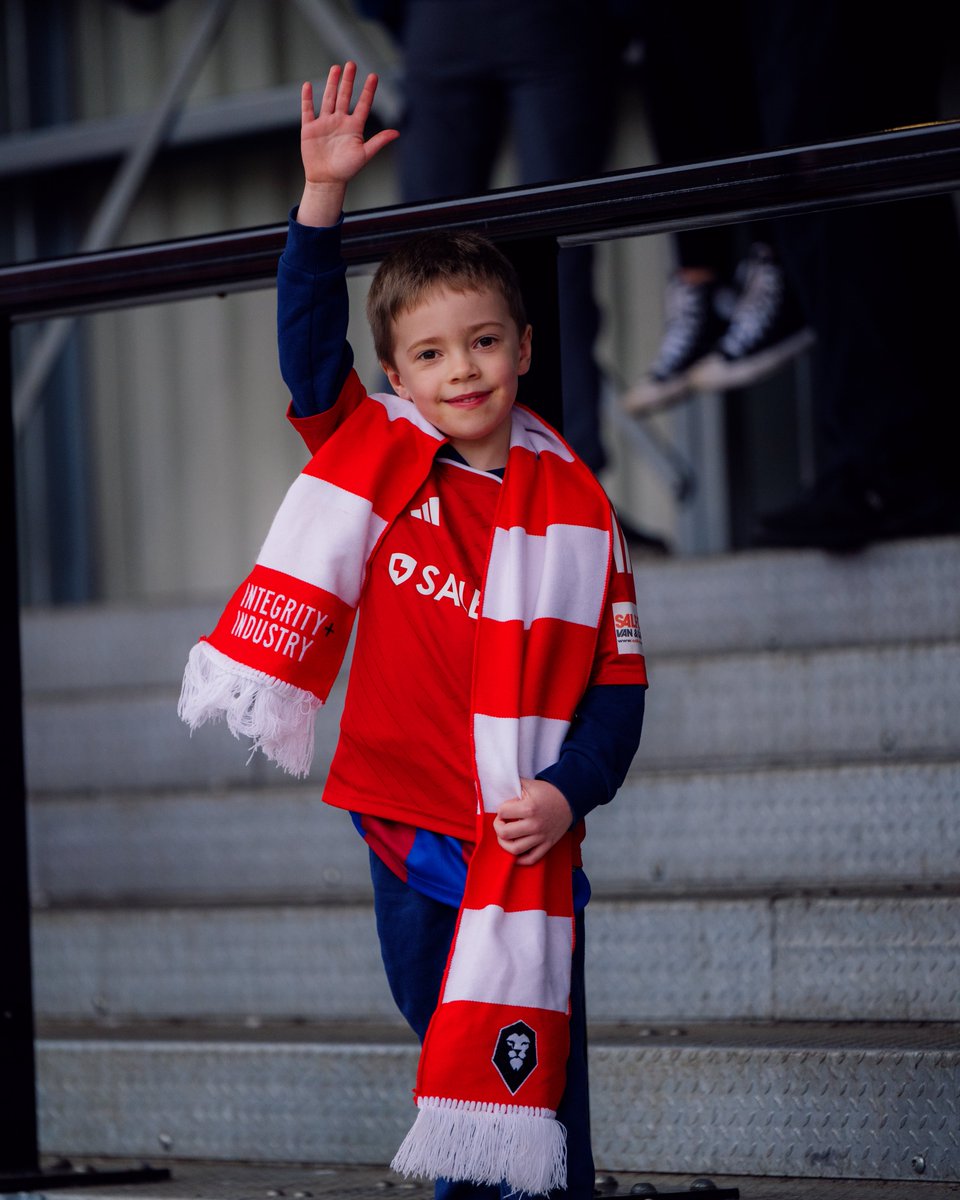 SalfordCityFC's tweet photo. 👋❤️ https://t.co/9kLZysyHtU