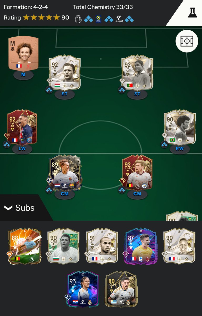 iTMiM's tweet photo. @FUT_Z5 ابو خلود اي نصائح ؟ ودي أغير النص جنب ديبروين بس المزانية صفر ولا طلع لي ازرق ايام الحدث مع اني ادهرت تفتيح بكجات. https://t.co/ZwD8qYqYYo