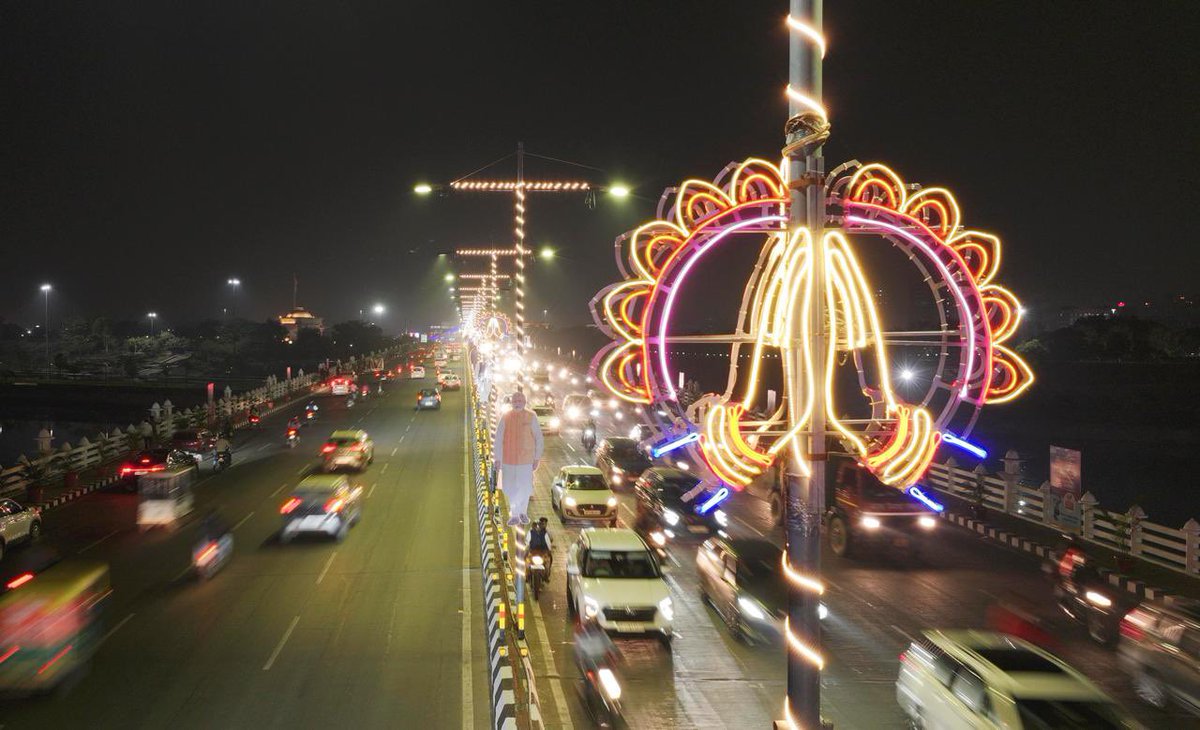 ShishirGoUP's tweet image. Lucknow stands pepped up for tomorrow’s Ground Breaking Ceremony.
@myogiadityanath 
@apcuttarpradesh 
@sanjaychapps1 
@UPGovt 
@_InvestUP