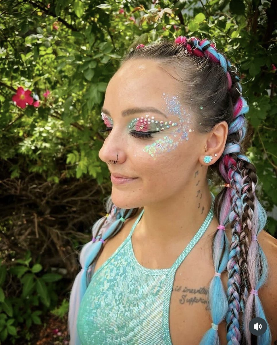 ronniedohertyy's tweet photo. My truest form ๐ฆโจ I come alive in the Summer time ๐ฆ
Thank you to my friends Taylor & Sydney for always making my visions come true ๐ฉต๐ฉท #TB #SummerTime #EscapadeMusicFestival #DayOne #ShimmerPrincess #FestivalSeason #Escapade #GirlsWhoRave #CanadianRaver #Plurmaid https://t.co/TadQN3nwEA