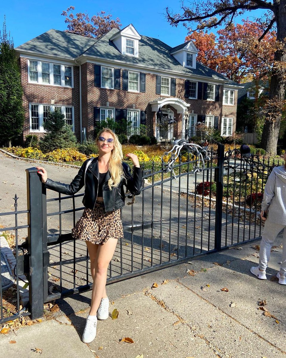 a_m176's tweet photo. The Home Alone tape was taken back in 1990 She still holds the ranking for the world's grossest comedy movie ever made 395 square meter triplex house privately owned at 671 Lincoln Avenue https://t.co/eMf0K0FU4u