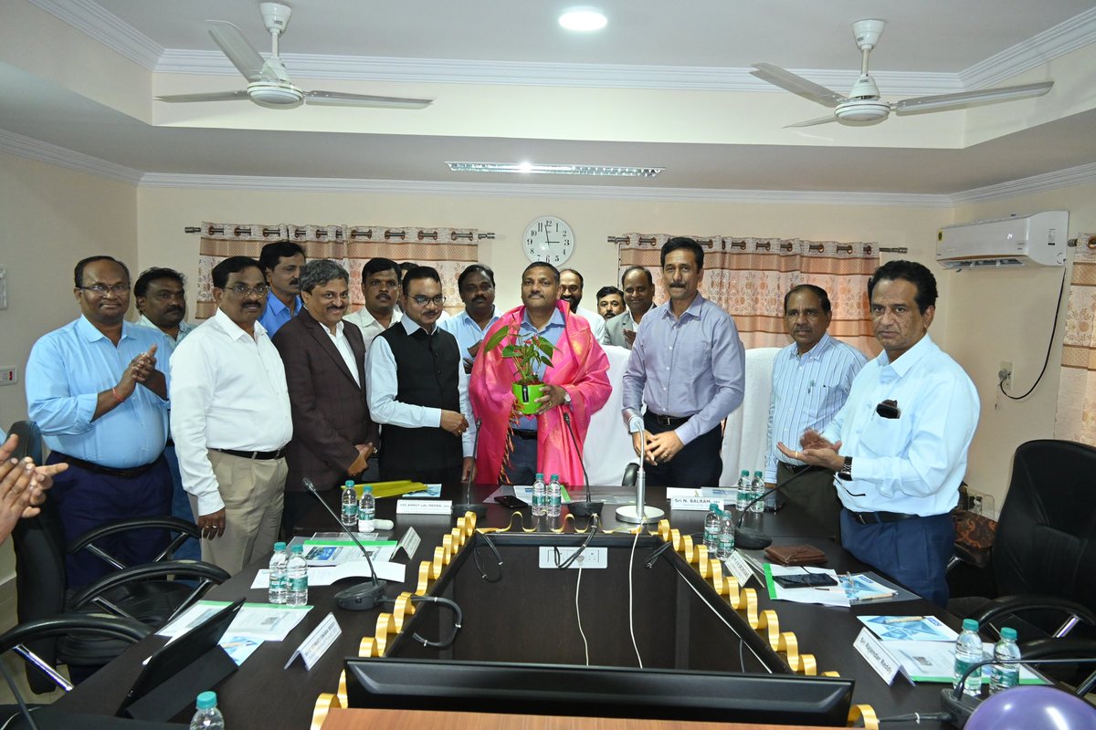 On behalf of CMOAI, a grand felicitation done to Sri Amrit Lal Meena,Secretary (Coal),in the presence of Sri Balaram, C&amp;MD of SCCL, Sri. G.V.Reddy, Dir(P&amp;P), Sri. N.V.K Srinivas Dir (OP), Sri.Satyanarayana, Sri A.V. Reddy, Sr.VP&amp;Sri. Chilaka Srinivas, VP CMOAI(APEX) at SCCL, STPP
