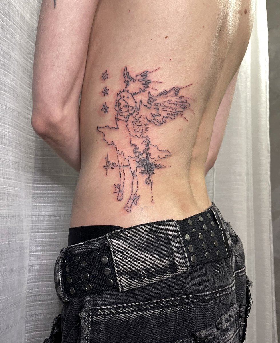 whoiskat's tweet photo. Me &amp; the tattoo I did https://t.co/gbSJqEKUL4