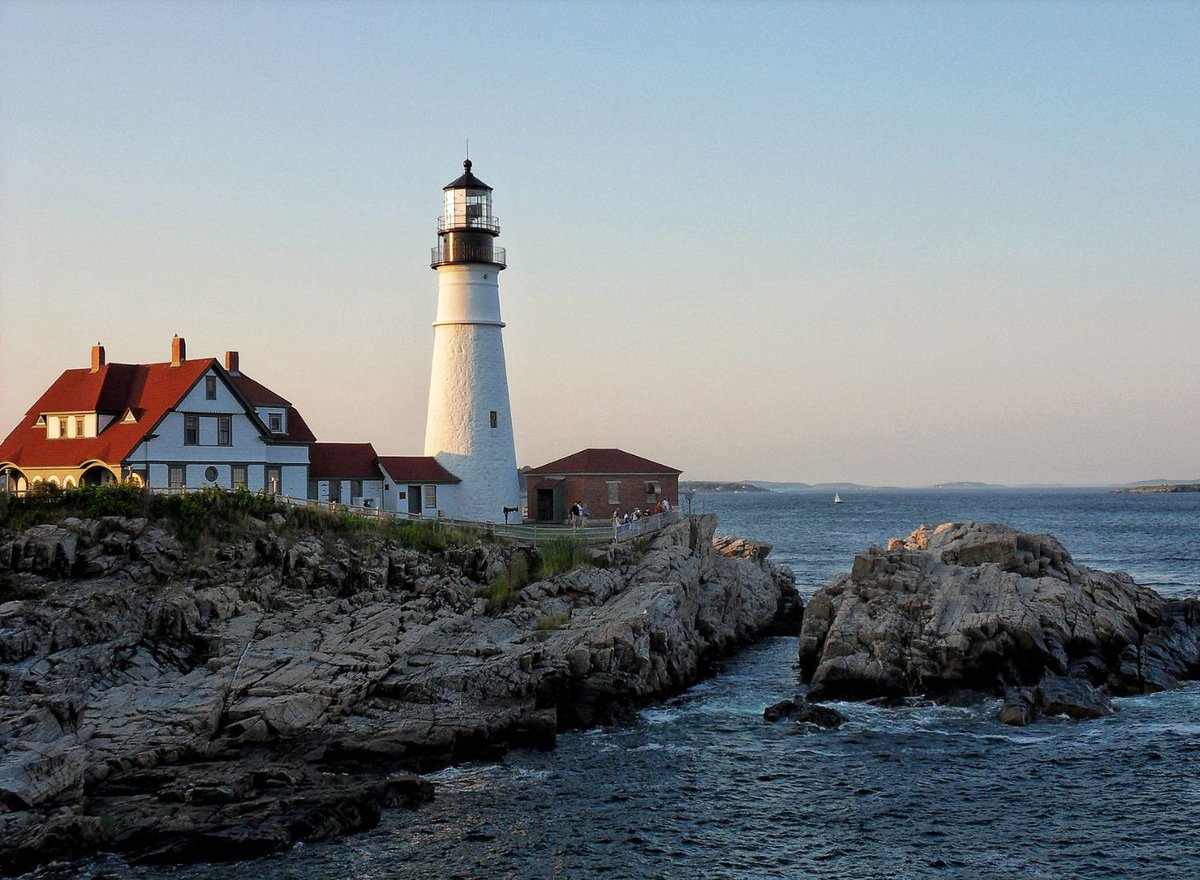 Are the Cotswolds more Dangerous than Cabot Cove? open.substack.com/pub/victoriata…