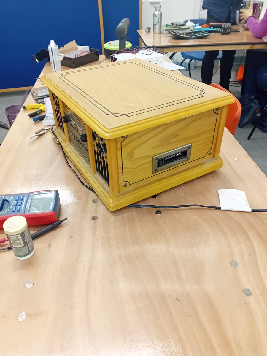 Phew, yesterday was a busy Repair Cafe - 30+ items tackled! We had some interesting stuff too, from a robot Dalek to a vintage radio. Thanks as always to our repairers, volunteers and everyone who came along. We're back at @LevyOldLibrary on Sat 16th March, 10-12. See you then!