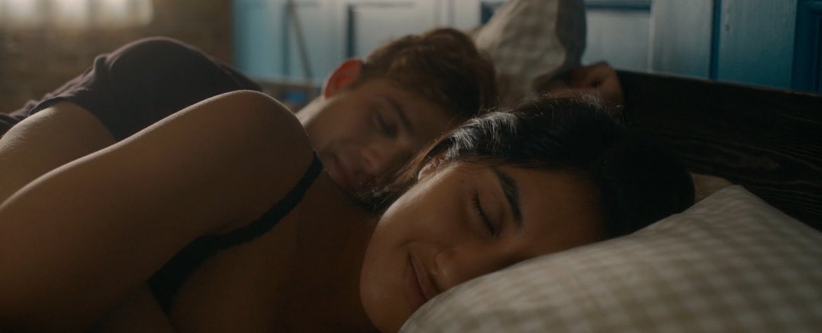 halsteadaes's tweet photo. emmadex being ‘right person, wrong time’, ‘right person, not enough time’, and ‘she fell first but he fell harder’ tropes simultaneously is so special to me. #onedaynetflix https://t.co/4IV84728St