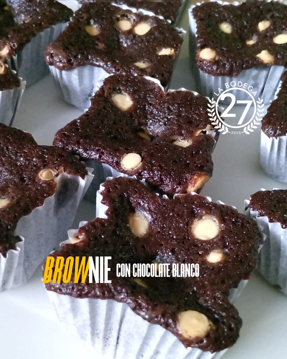 labodega27's tweet photo. La vida consiste en disfrutar cada momento y crear gratos recuerdos❗ Comparte un dulcito y un café, deja que todo fluya...
.
#ParaHoy
✅Brownies
✅Tres leches
.
.
.
#LB27 #guatire #tresleches #brownie #chocolate #18FEB24 #Domingo https://t.co/jkTD8Tquyb