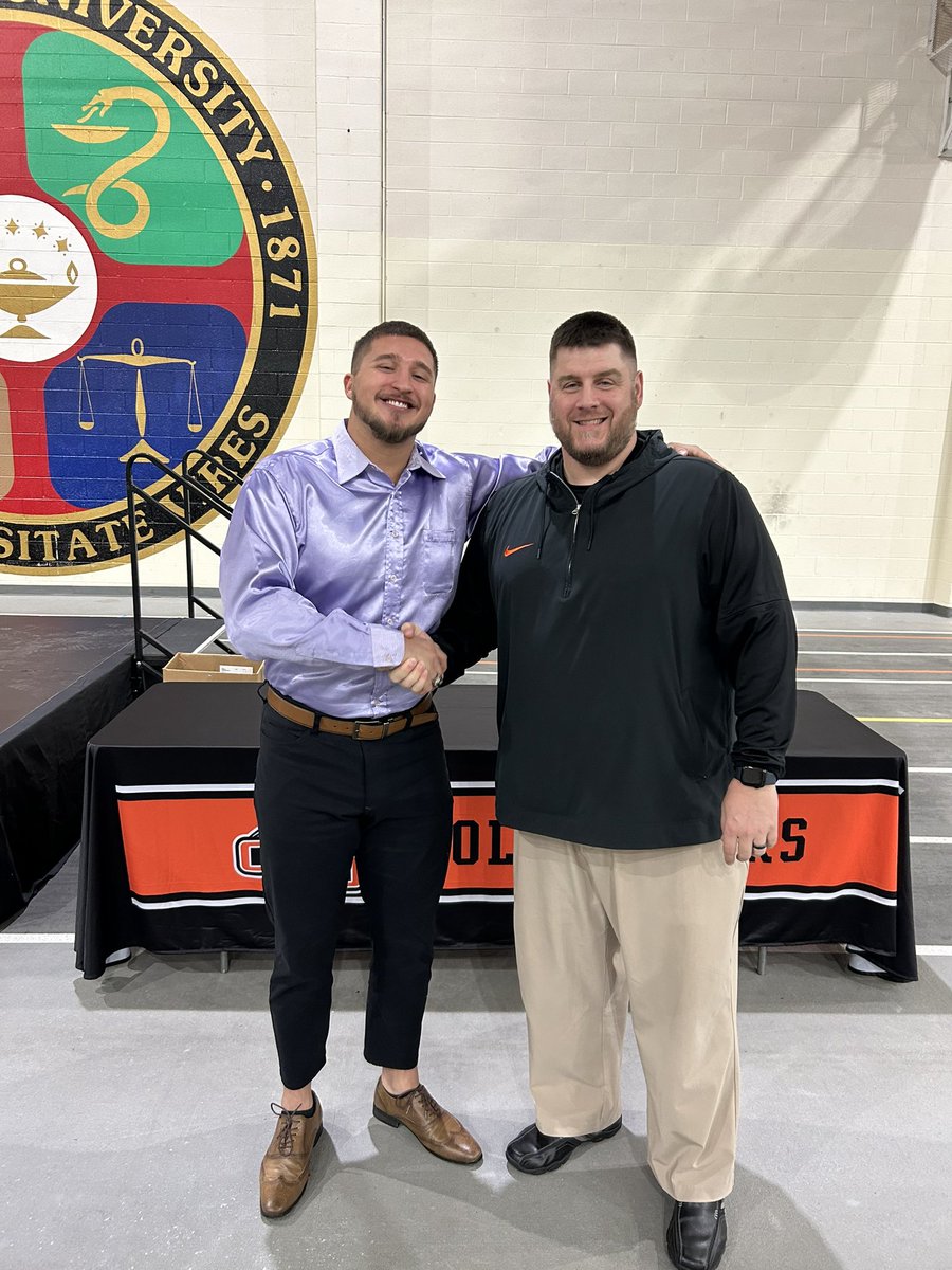 sbass1210's tweet photo. That’s all folk, @Tyler55734111  senior banquet!! Thank you @coachDeanPaul for all your support 
#greattobepolarbear 
It was a great ride 🏈 https://t.co/0wbdNyc4Gf
