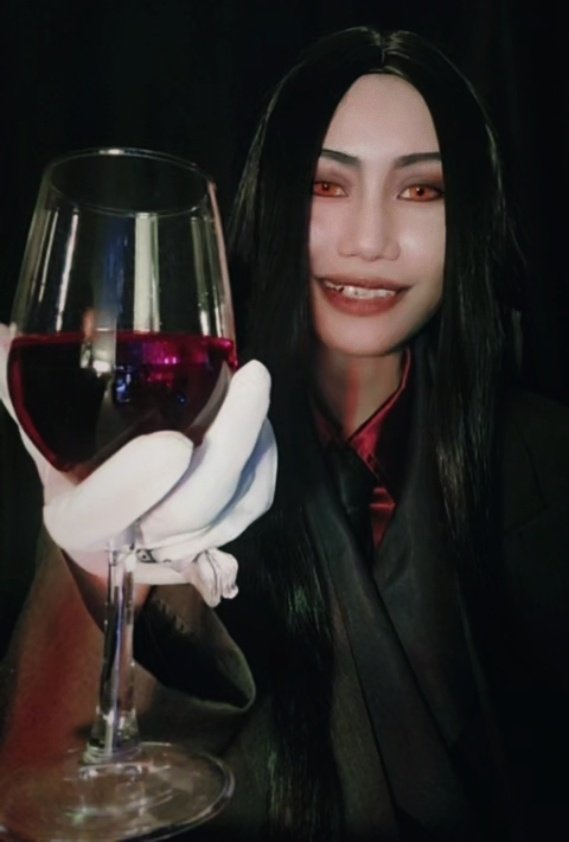 JojoBcos's tweet photo. อยากคอสชุดนี้อีกรอบ ❤️🔥
#alucardcosplay #alucardhellsing #hellsing #hellsingultimate #hellsingalucard #hellsingcosplay #hellsingultimateedit #Alucard #アーカード #ヘルシング #コスプレ #cosplaythailand#hellsingthedawn #hellsingultimateabridged https://t.co/GdqdzLrLUI